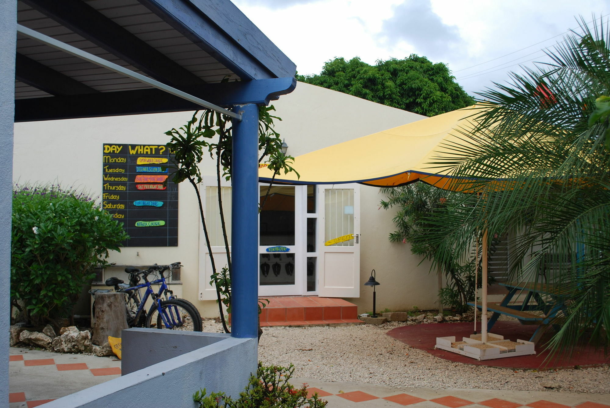 Caribbean Club Bonaire Aparthotel Bagian luar foto
